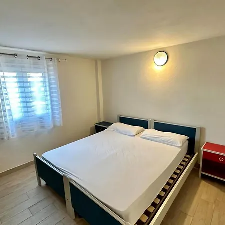 Sea View Flat With A Furnished Outdoor Space *
